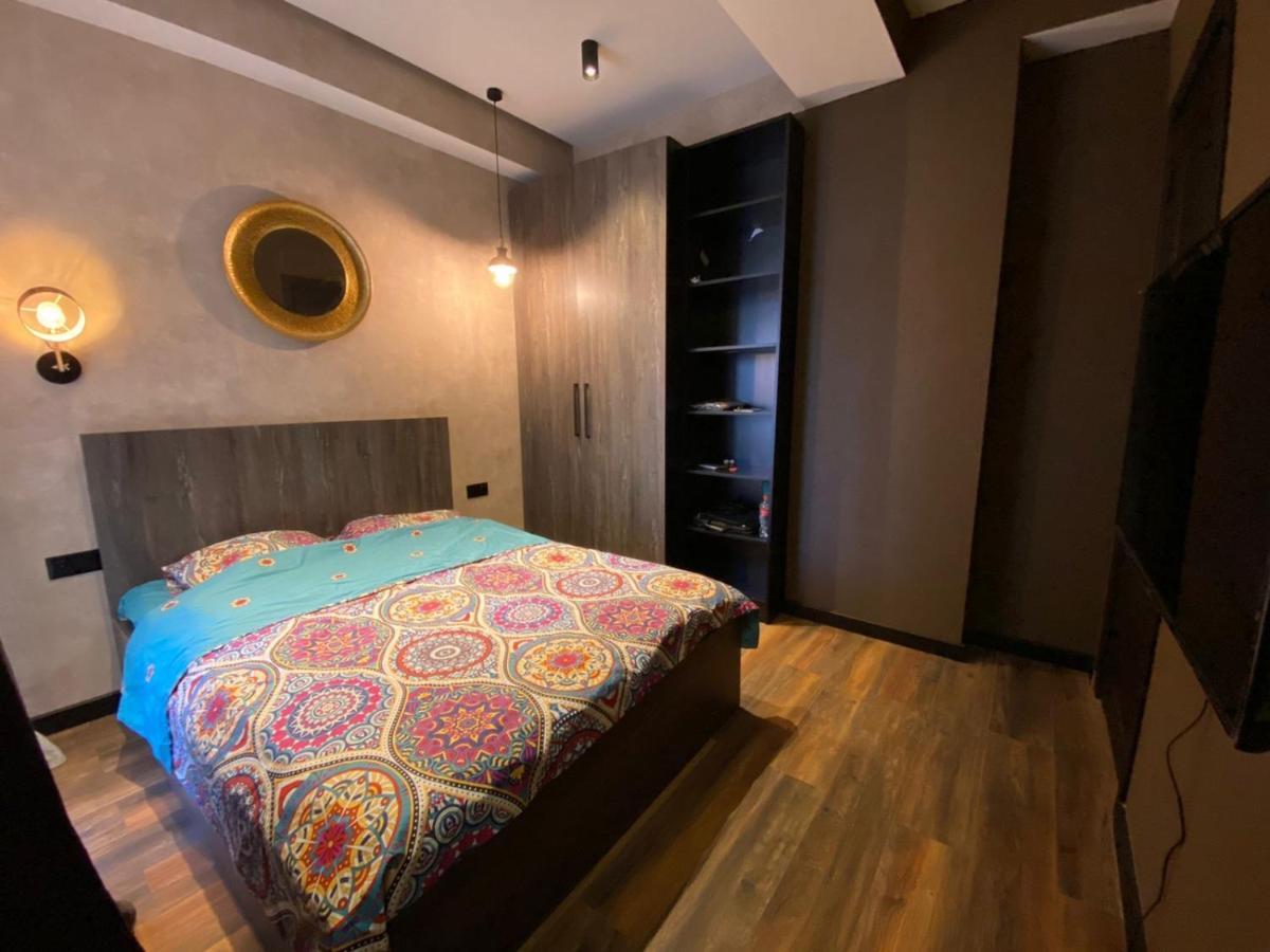 New Apartment With Terrace Tbilisi Exterior foto